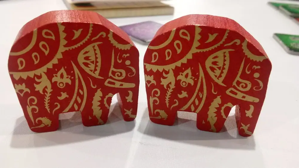 Red eleohants are best elephants!