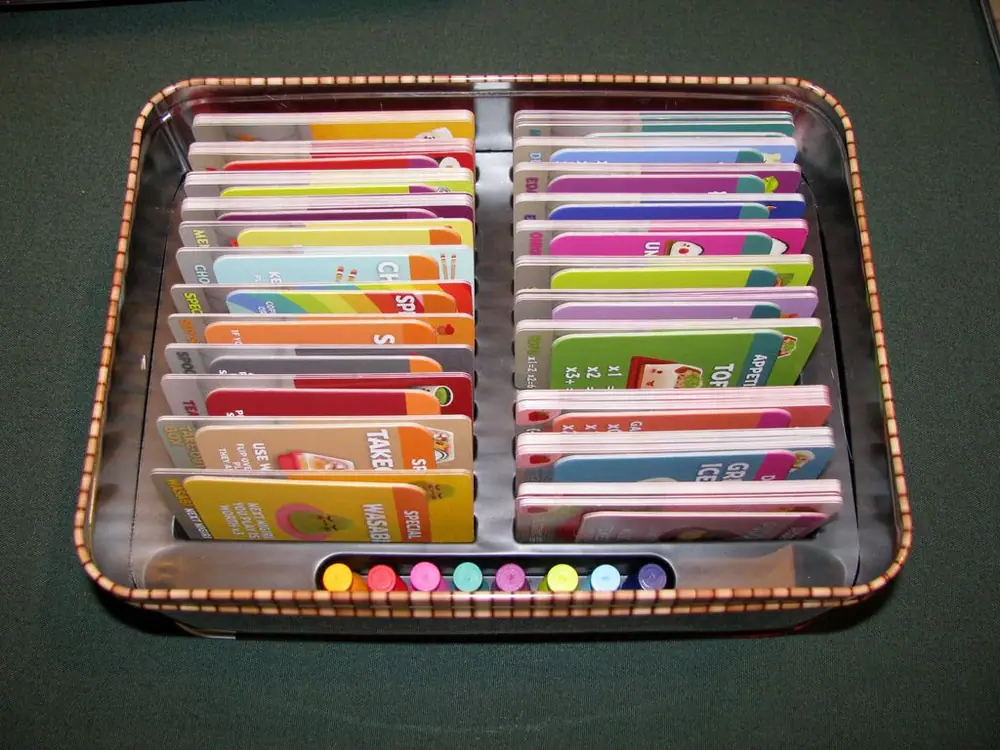 How to pack Sushi Go Party! (I think this is the 'official' method with the tiles in front of the cards)