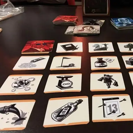 Codenames: Pictures, Czech Games Edition, 2016 — non-final prototype