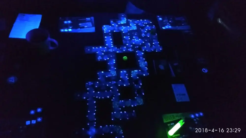 Gamenight with blacklight, glowsticks and headlamps