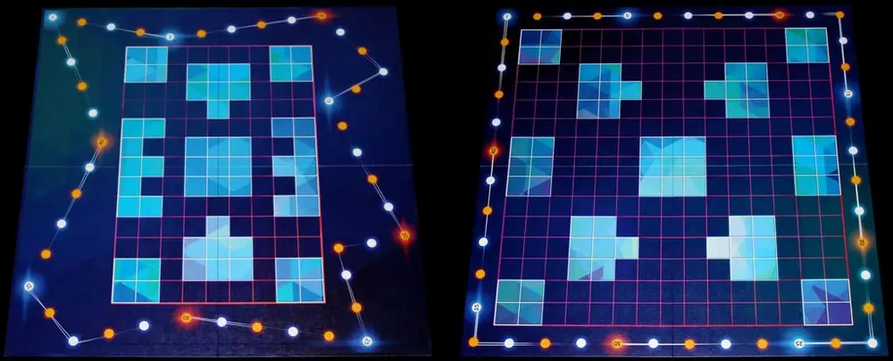 There are two sides to the Glüx board - one side is for two players, the other is for three and four.